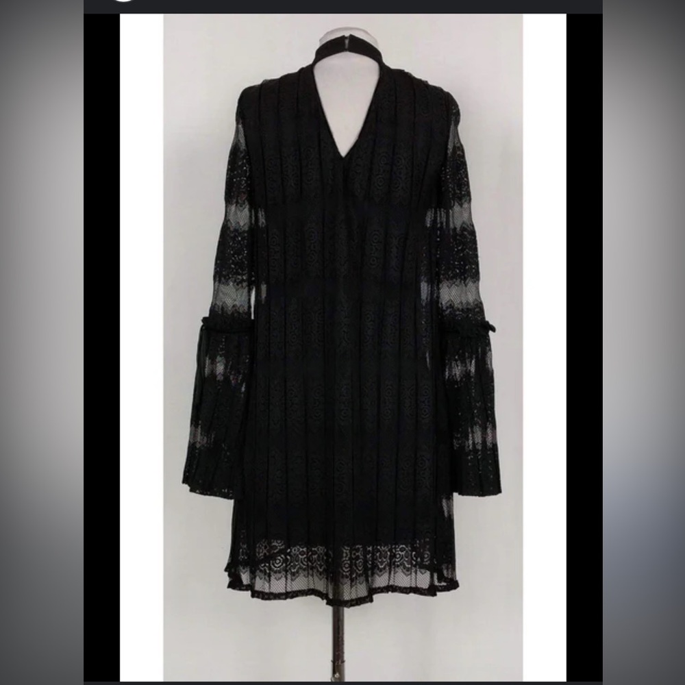 Laundry by Shelli Segal size 6 black long sleeve dress